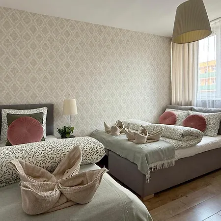 Szewska, Harlem アパート *