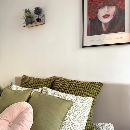 Szewska, Harlem Apartment